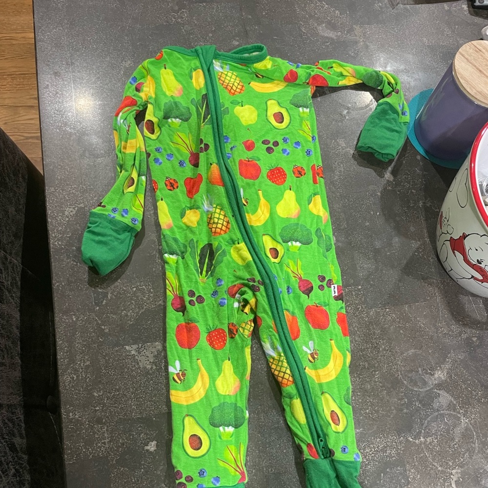 Little sleepies 6/12